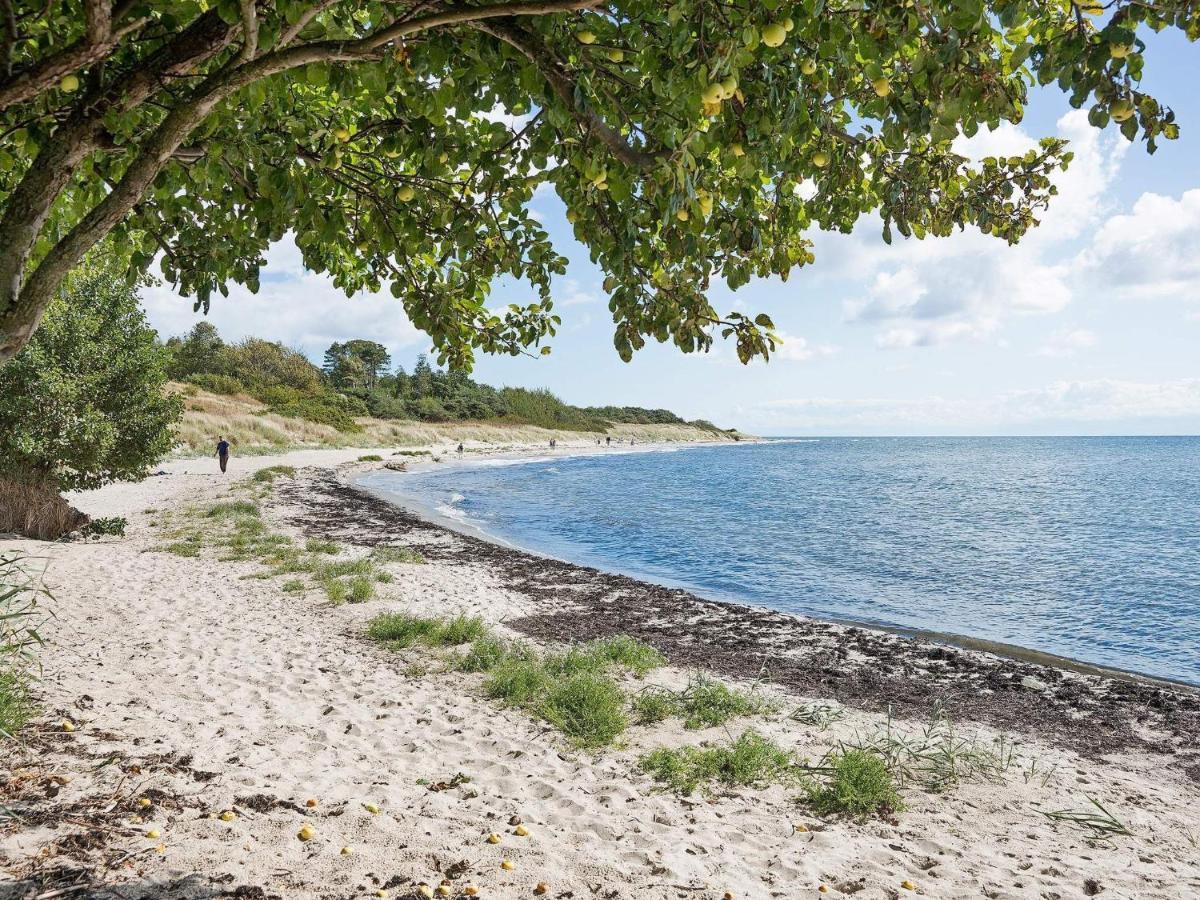 12 Person Holiday Home In Aakirkeby Vester Somarken Exteriör bild