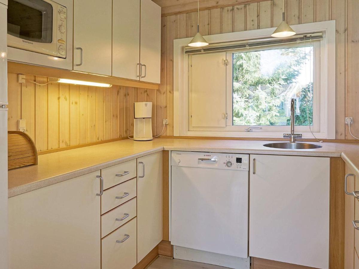 12 Person Holiday Home In Aakirkeby Vester Somarken Exteriör bild